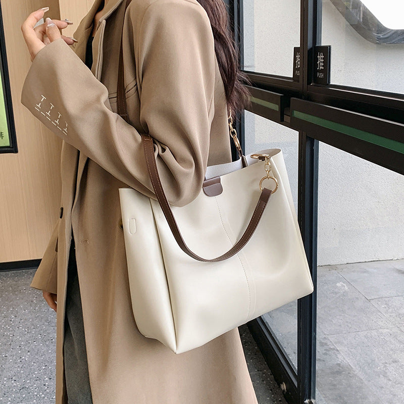 Large-Capacity Bag For Women 2025 New Fashion Texture Niche Design Shoulder Bag Student Class Work Clothing Tote Bag