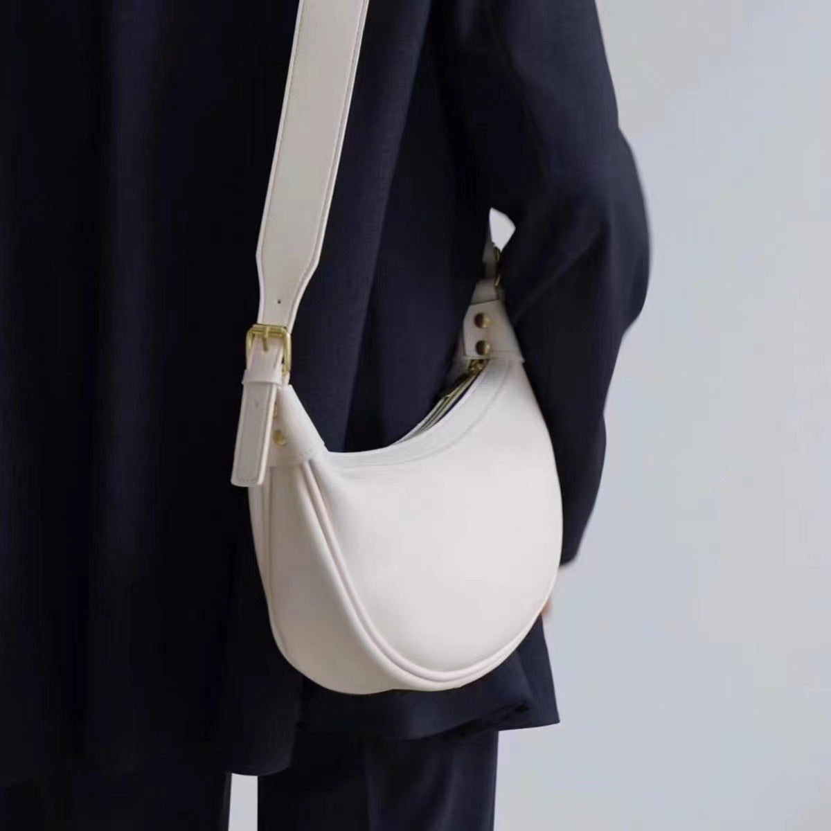 Bag Women's 2025 Niche Design New Casual Commuter Crescent Bag Crossbody All-match High-end Saddle Dumpling Bag