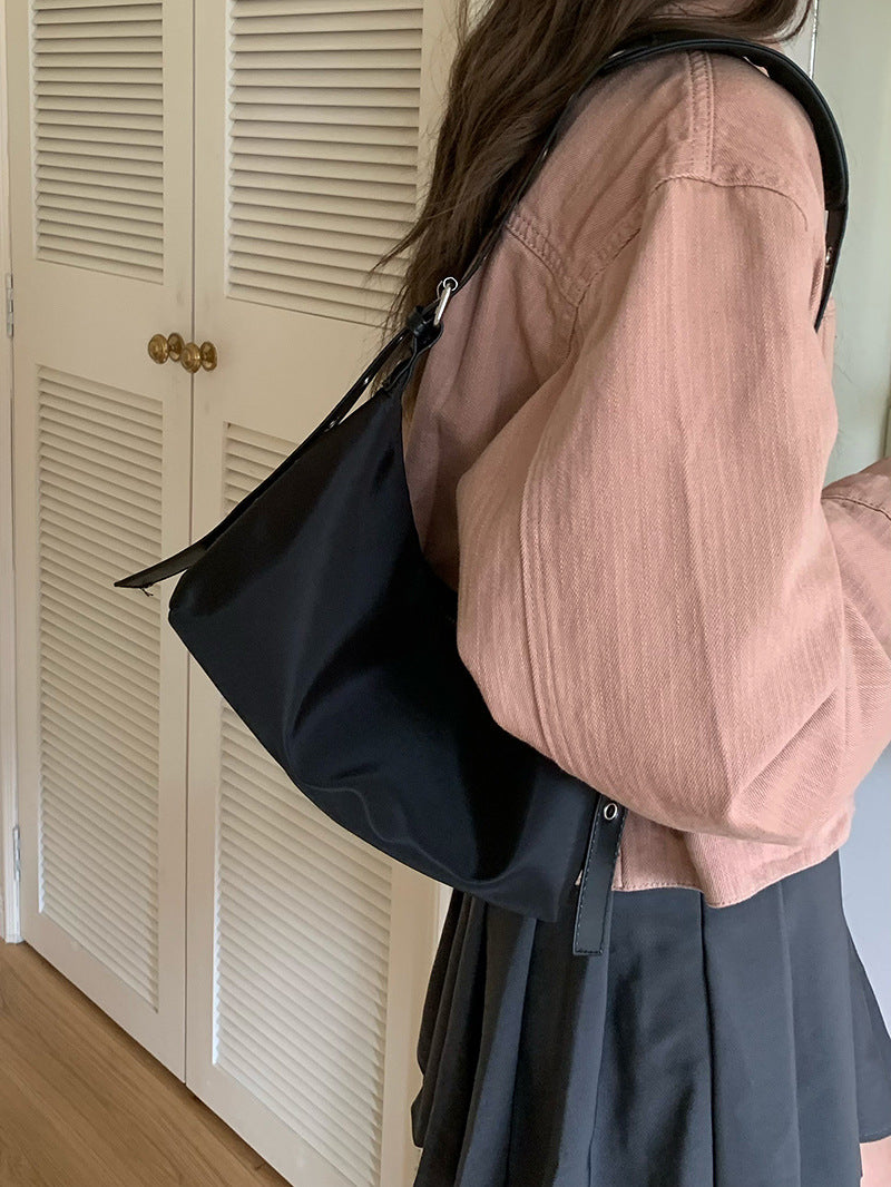 Niche Design Texture Armpit Bag Women's New Retro European And American Trendy Cool Fashion Nylon Bag Versatile Crossbody Bag