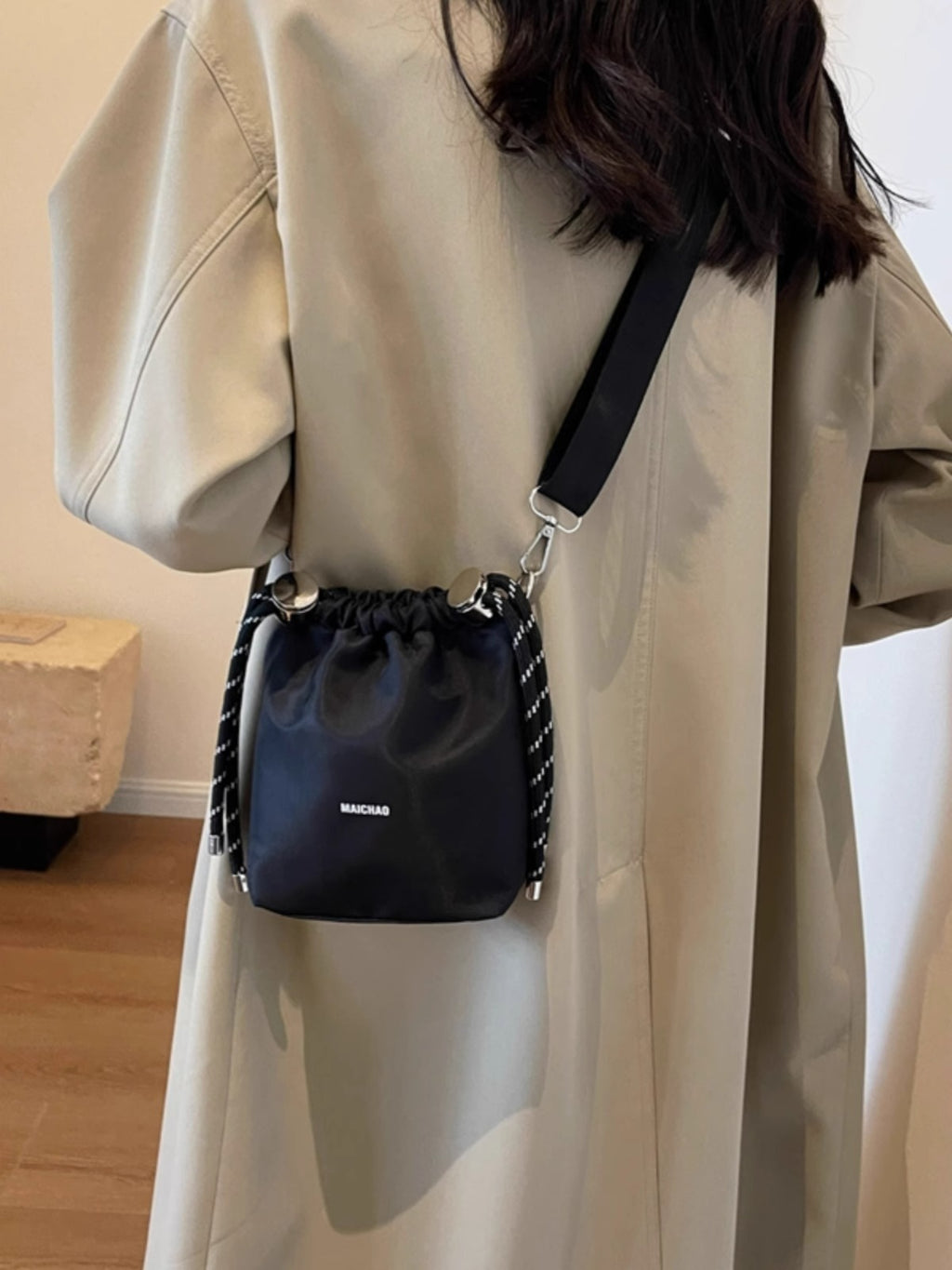 Canvas Bag Women's Autum 2025 New Fashion Niche Design Single Shoulder Crossbody Bag High-End Western Style Bucket Bag