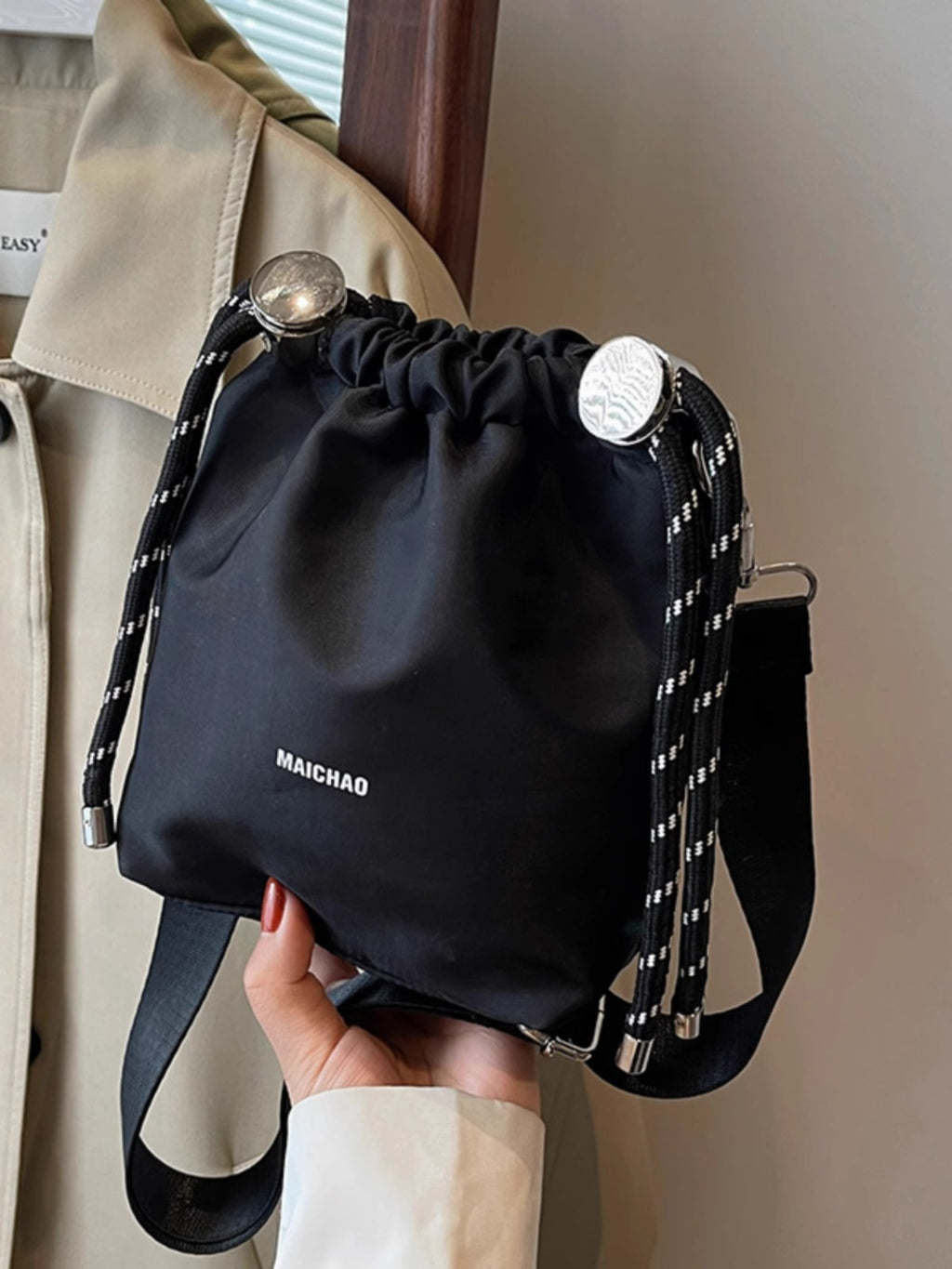 Canvas Bag Women's Autum 2025 New Fashion Niche Design Single Shoulder Crossbody Bag High-End Western Style Bucket Bag