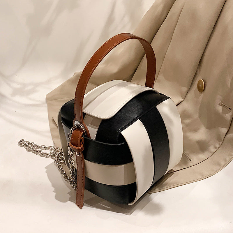 Internet Celebrant Niche Design Small Bag Women's 2022 Summer New Fashionable All-match Chain Crossbody Bag High-end Sense Handbag