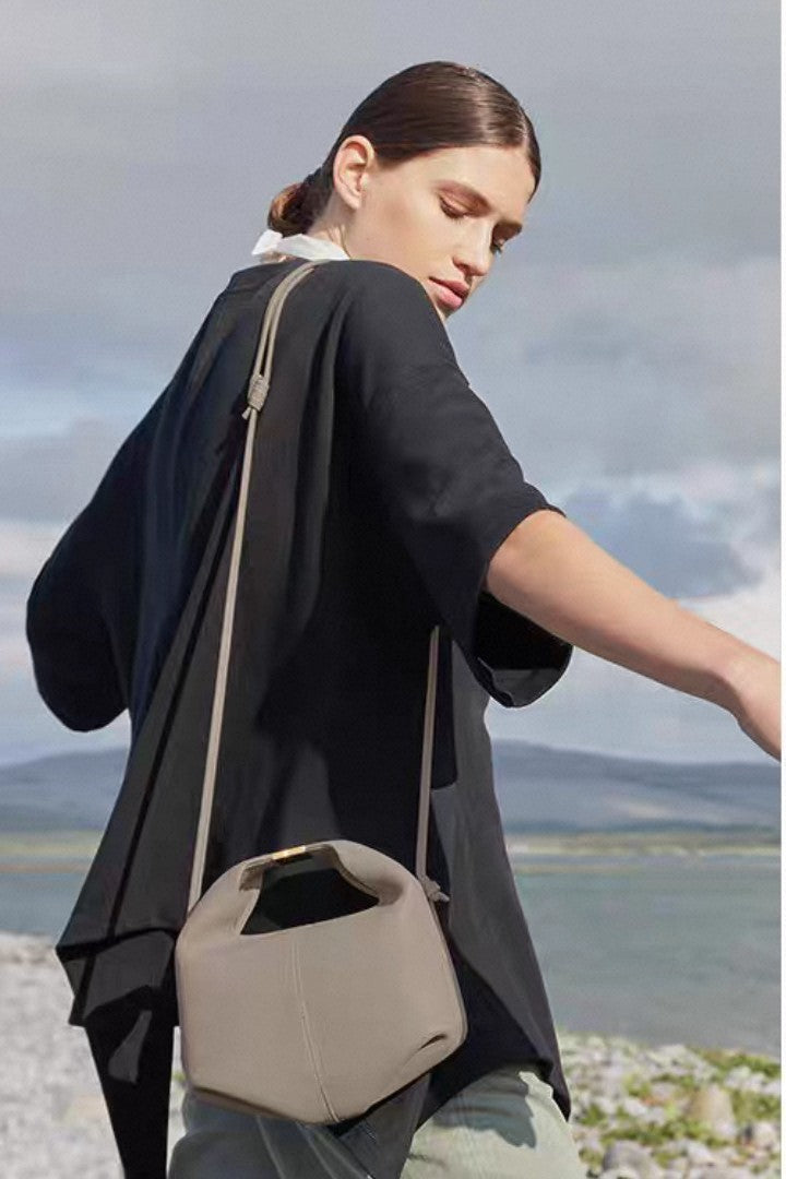 [Celebrity Same Style] Polene Béri Gray Lychee Leather Handheld Crossbody Bag